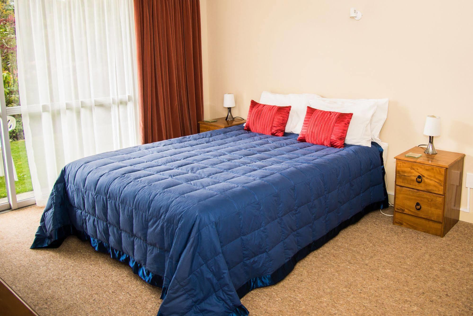 אגם טה אנאו Alpenhorn Motel מראה חיצוני תמונה