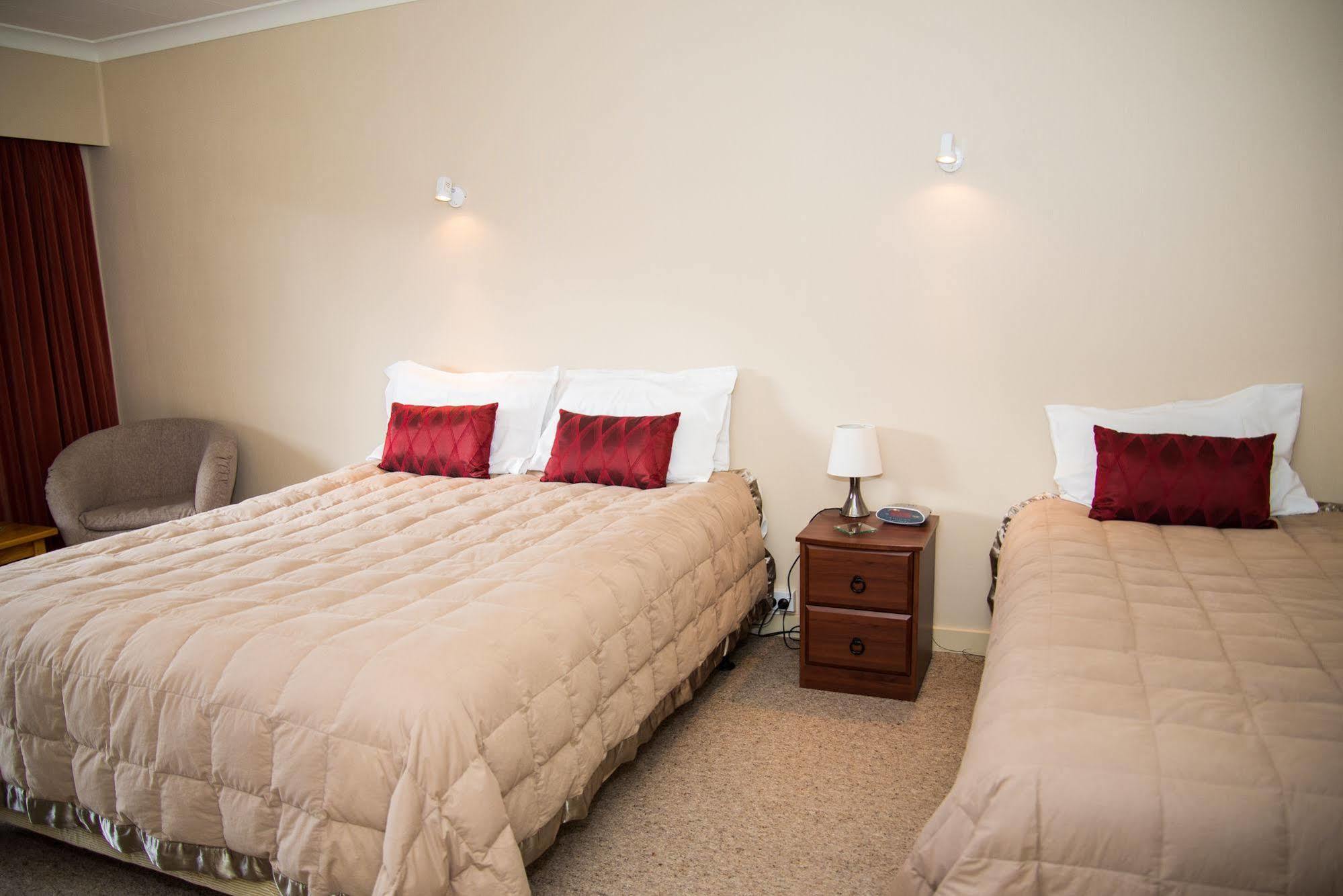 אגם טה אנאו Alpenhorn Motel מראה חיצוני תמונה